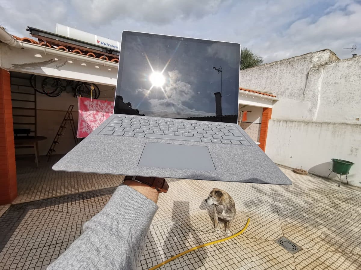 Surface Laptop 2